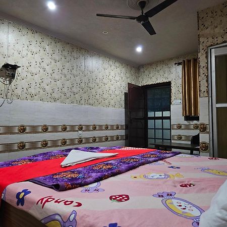 Hotel Chitrarth & Party Lawn Haldwāni Cameră foto
